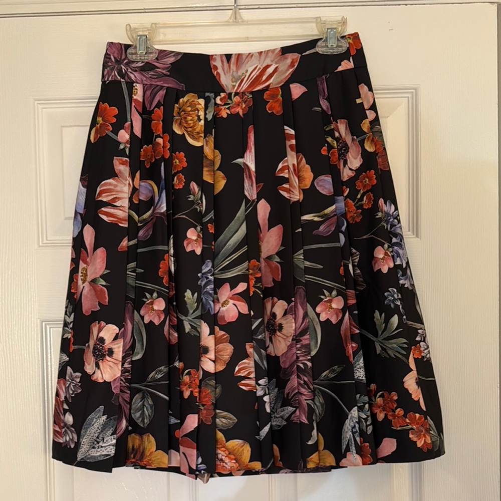 Floral Pleated Skirt - Black Multicolor